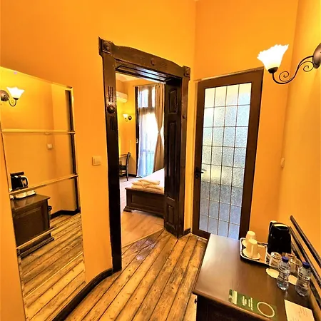 Casa de hóspedes L'opera 3*