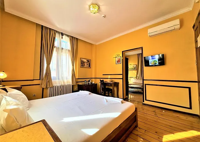 L'opera בית הארחה