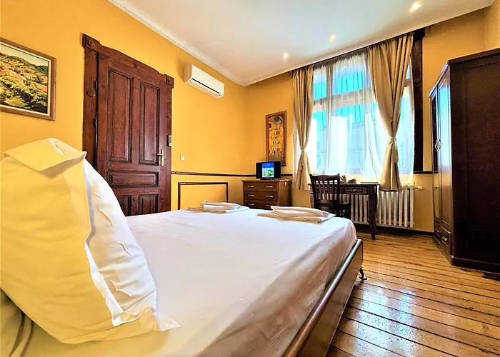 L'opera Vendégház 3*